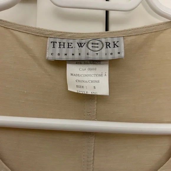 Linen Button-Up Vest - Picture 2 of 4